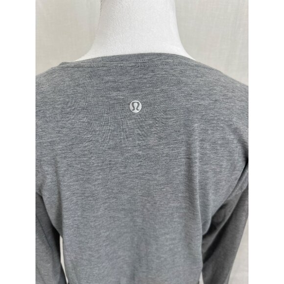 Lululemon Long sleeve Grey Scoop neck Tee size 6 Shiny arms - Picture 4 of 4